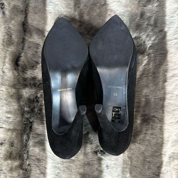 BNIB simple black pumps - Picture 4 of 8